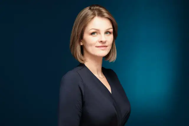 Idealne zdjęcie do CV: Jak wyróżnić się i zdobyć pracę marzeń?