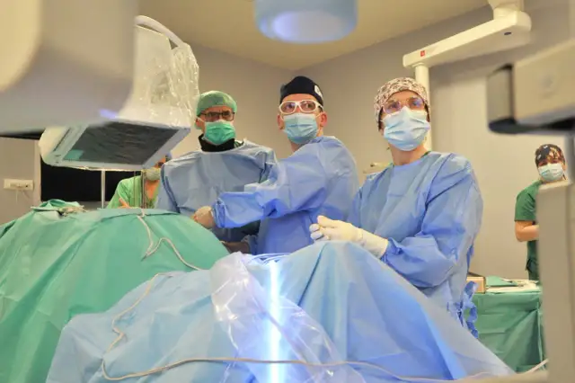 Neurochirurg: Jak najszybciej umówić wizytę? NFZ, prywatnie, online