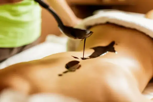 Czekolada do masażu spa – korzyści, sposób aplikacji i przygotowanie