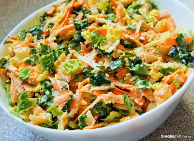 Najlepsze surówki do schabowego i frytek: Przepisy krok po kroku