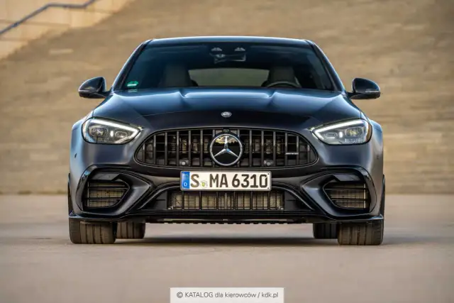 Mercedes C Klasa AMG: V8 czy hybryda? Przewodnik kupującego