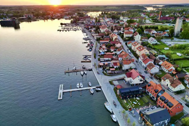 Mikołajki: Perła Mazur! Co robić? Przewodnik po atrakcjach.