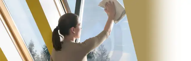 Mycie okien dachowych bez smug? Sprawdź triki eksperta!