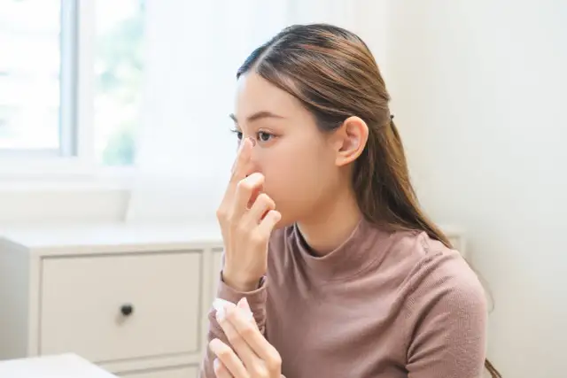 Soczewki na astygmatyzm: Jak dobrać idealne? Poradnik krok po kroku