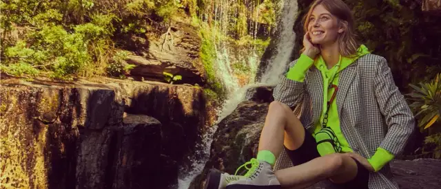 Jaką bluzkę do kolarek wybrać, by wyglądać stylowo i komfortowo