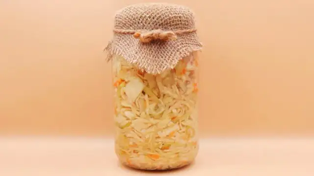 Czy kapusta kiszona jest ciężkostrawna? Odkryj prawdę o jej trawieniu