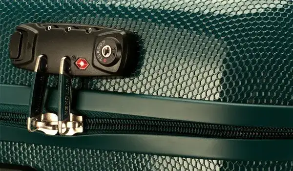 Walizka ze sztućcami zablokowana? Otwórz ją bez klucza i kodu!