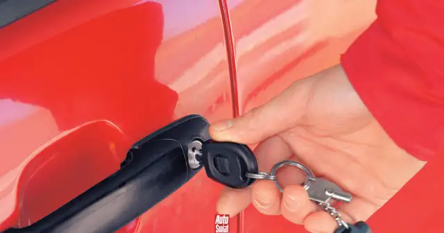 Ile kosztuje montaż centralnego zamka? Sprawdź ceny 2025