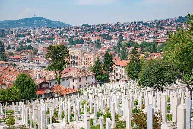 Sarajewo czy jest bezpiecznie? Fakty, które musisz znać przed podróżą