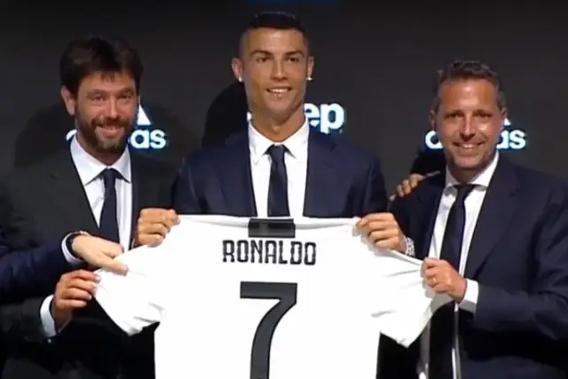 Ile zarabia Ronaldo na minutę? Kwoty, które szokują!