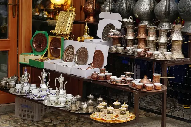 Co kupić w Mostarze? Pamiątki, smaki i praktyczny przewodnik