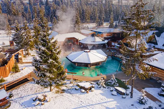 Gdzie na zimowy wyjazd z dzieckiem w Polsce? Pomysły na każdą pogodę!