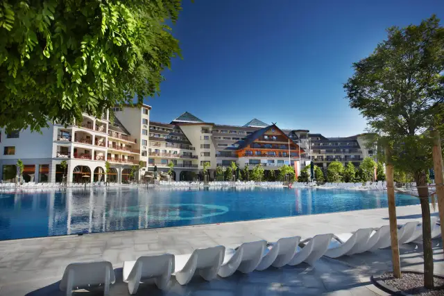 Ile kosztuje doba w hotelu Gołębiewski w Karpaczu? Ceny zaskakują!