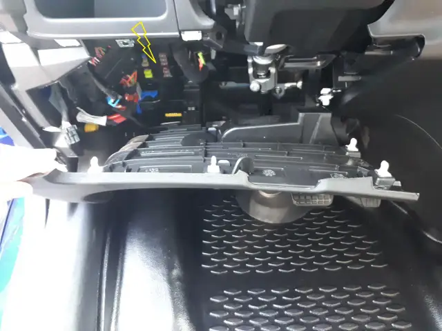 Iveco Daily gdzie są bezpieczniki – znajdź je szybko i łatwo