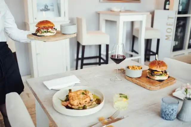 Mielno gdzie zjeść tanio? Odkryj sekrety budżetowego jedzenia!