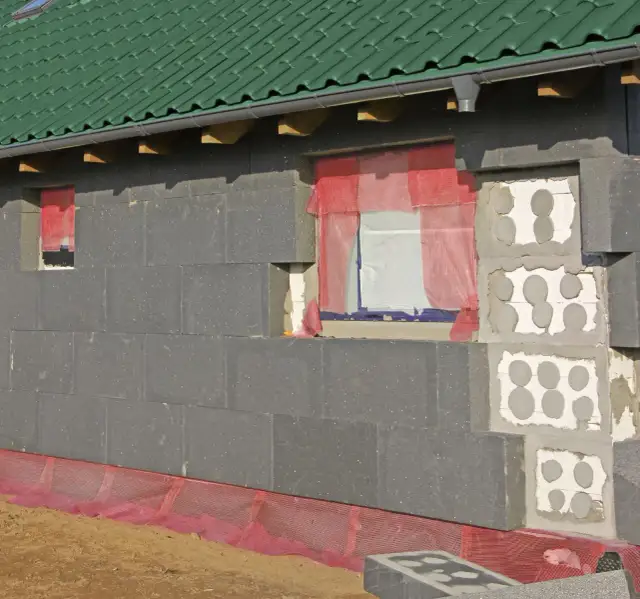 Jak kłaść styropian na ściany, aby uniknąć błędów i strat czasu