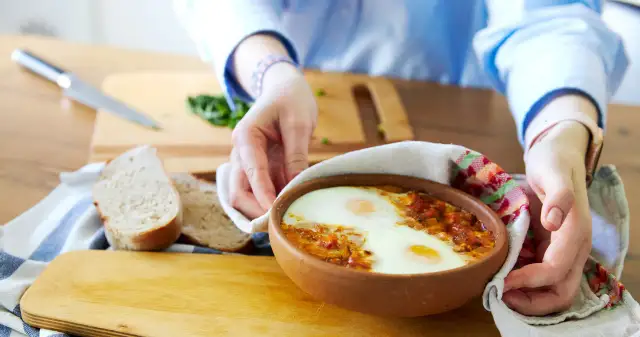 W czym jest najwięcej cholesterolu? Oto produkty, które zaskakują