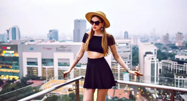 Spodnie jak spódnica – odkryj najmodniejsze stylizacje na każdą okazję