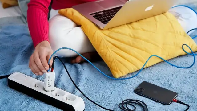 Jak włączyć laptopa inaczej niż przyciskiem - sprawdź skuteczne metody