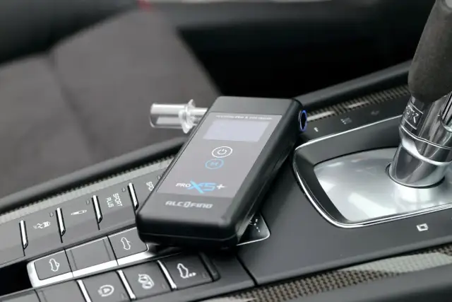 Ile kosztuje kalibracja alkomatu? Pełny cennik i porady eksperta