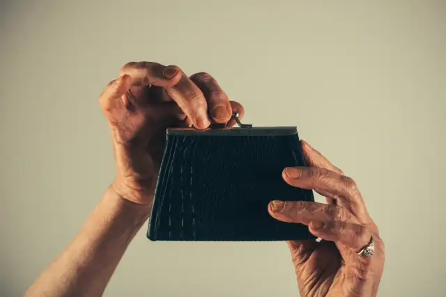 Renta rodzinna dla wdowy: na jak długo i kiedy przysługuje?