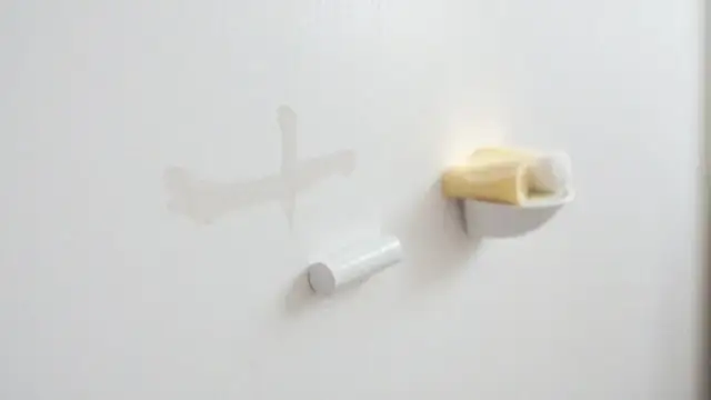 Czym zmyć ołówek z mebli? Sprawdzone metody bez uszkodzeń!