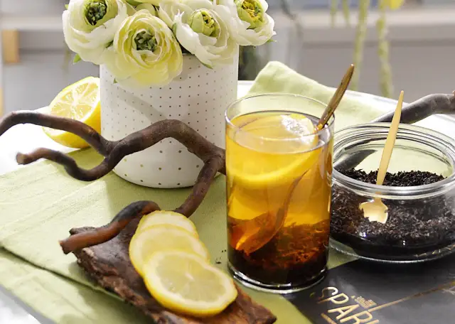 Jak zaparzać herbatę, aby uzyskać idealny smak i aromat?