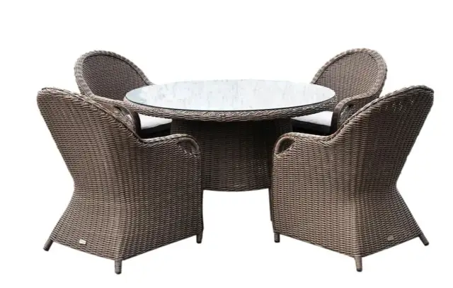 Okrągły stół 110 cm: Ile osób komfortowo usiądzie?