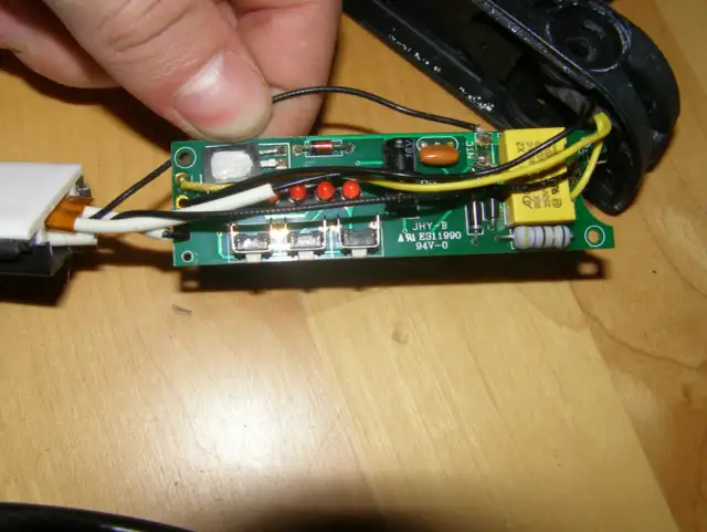 Czy prostownica sama się wyłącza? Poznaj przyczyny i rozwiązania