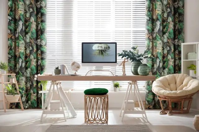 Modne i funkcjonalne osłony okienne do pokoju nastolatka - pomysły