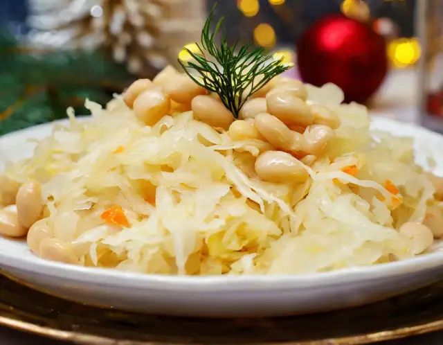 Jakie przyprawy do kapusty z grochem, aby wzbogacić smak potrawy