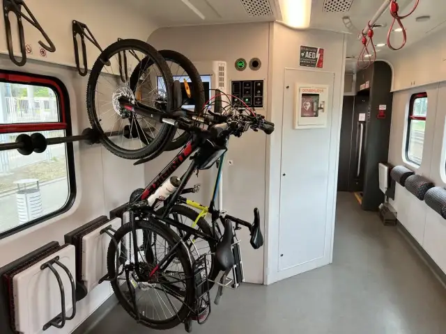 Ile kosztuje przewoz roweru PKP? Sprawdź zasady i opłaty