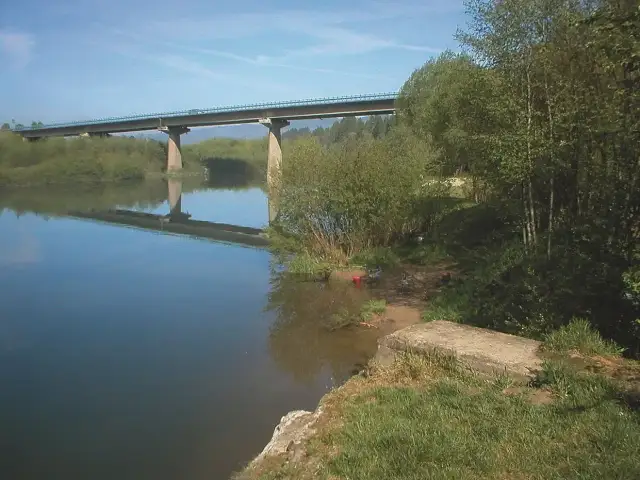 Wędkowanie na jeziorze czorsztyńskim: zasady, ryby i usługi dla wędkarzy