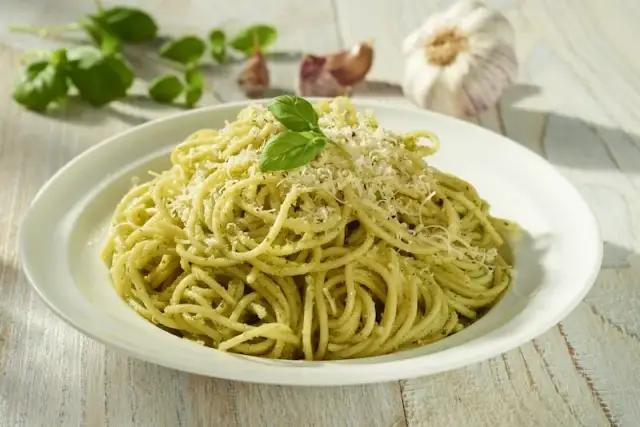 Prosty przepis na pesto spaghetti, który zachwyci Twoje podniebienie