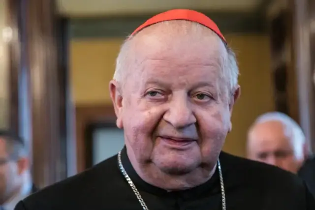 Ile lat ma kardynał Dziwisz? Zaskakujące fakty o jego życiu