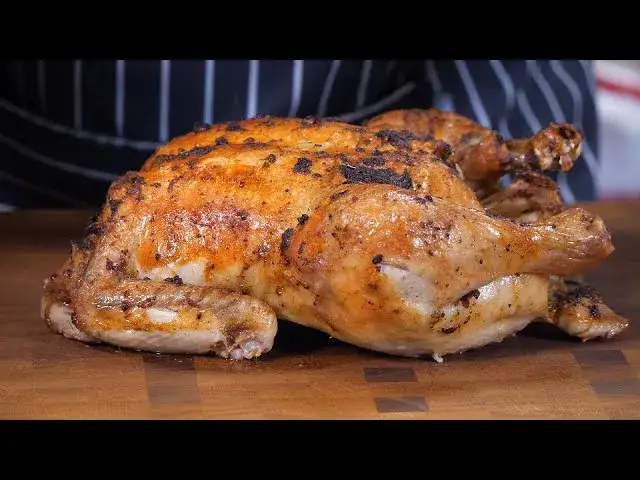Jak upiec kurczaka, by był soczysty i aromatyczny - sprawdzone sposoby