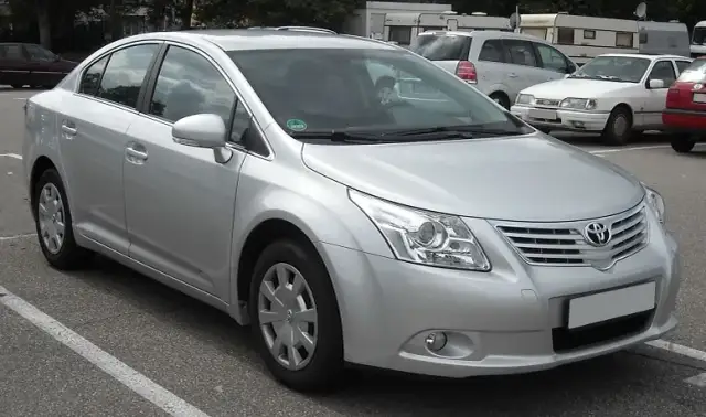 Opinie o Toyota Avensis 1.8 benzyna z gazem - Warto czy nie warto?