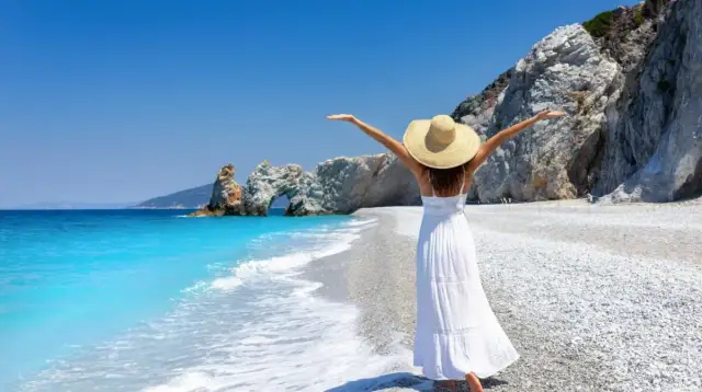 Czy bezpiecznie jest teraz w Grecji? Kluczowe informacje o zagrożeniach i poradach