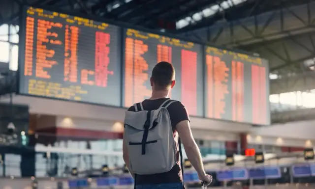 Ile przed odlotem na lotnisku lot? Kluczowe informacje dla podróżnych