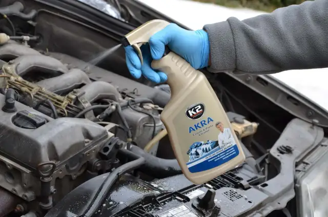 Jak umyć silnik w samochodzie bez ryzyka uszkodzeń i błędów