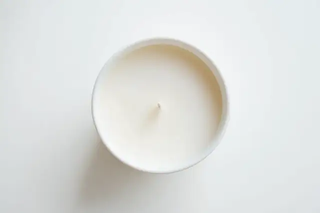 Jak zrobić knot do świecy, aby uniknąć problemów z paleniem