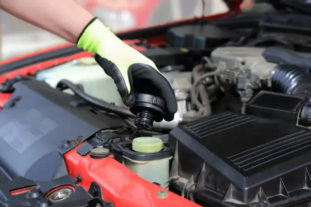 Płyn chłodniczy ucieka? Diagnozuj problem jak mechanik!