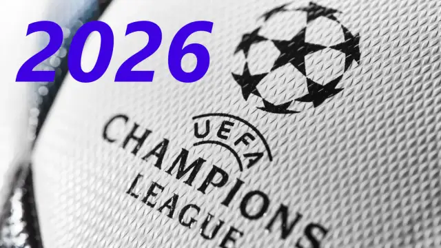 Zbliża się rok 2026, czas na emocjonujące półfinały Ligi Mistrzów! Widok na piłkę z logo UEFA Champions League.