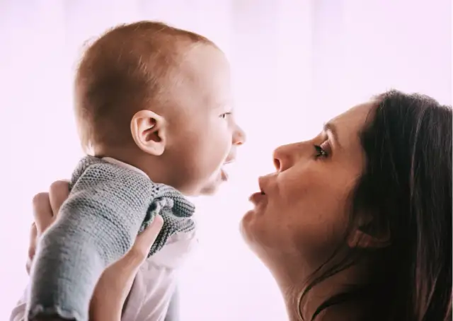 Jak odstawić niemowlę od piersi? Porady i doświadczenia mam