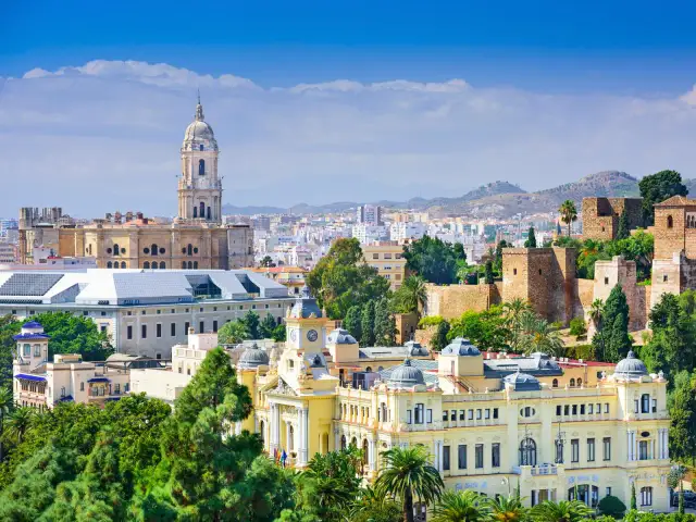 Ile kosztuje bilet do Hiszpanii? Sprawdź najniższe ceny latem