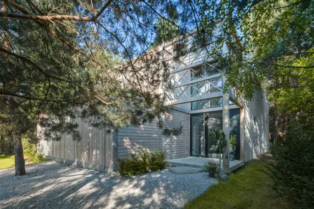 Dom nad Świdrem: Świdermajer, natura, inwestycja. Twój nowy adres?