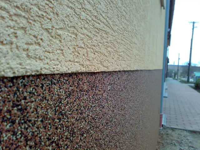 Tynk mozaikowy: usunąć czy zakryć? Poradnik eksperta