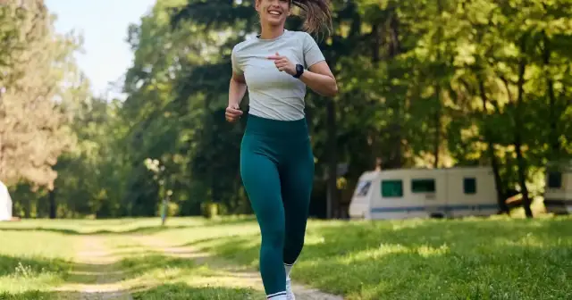 Czy bieganie pomaga schudnąć? Odkryj skuteczne strategie odchudzania