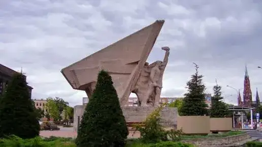 Najlepsze atrakcje w Dąbrowie Górniczej, które musisz zobaczyć