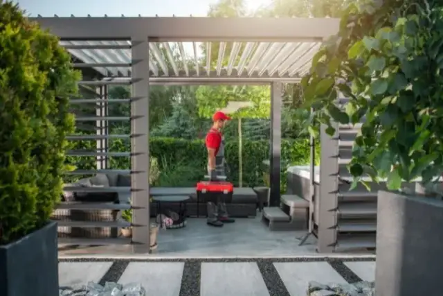 Co na dach wiaty? Najlepsze materiały, które zaoszczędzą Twój budżet